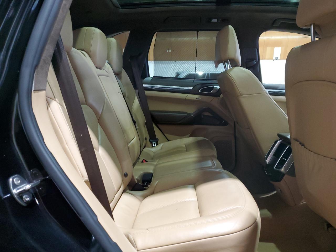 2016 Porsche Cayenne - Image 11