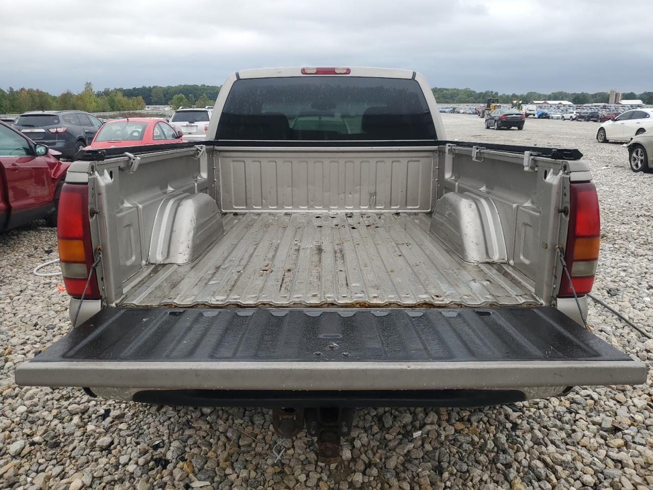 2GTFK69U821317318 2002 GMC Sierra K1500 Denali