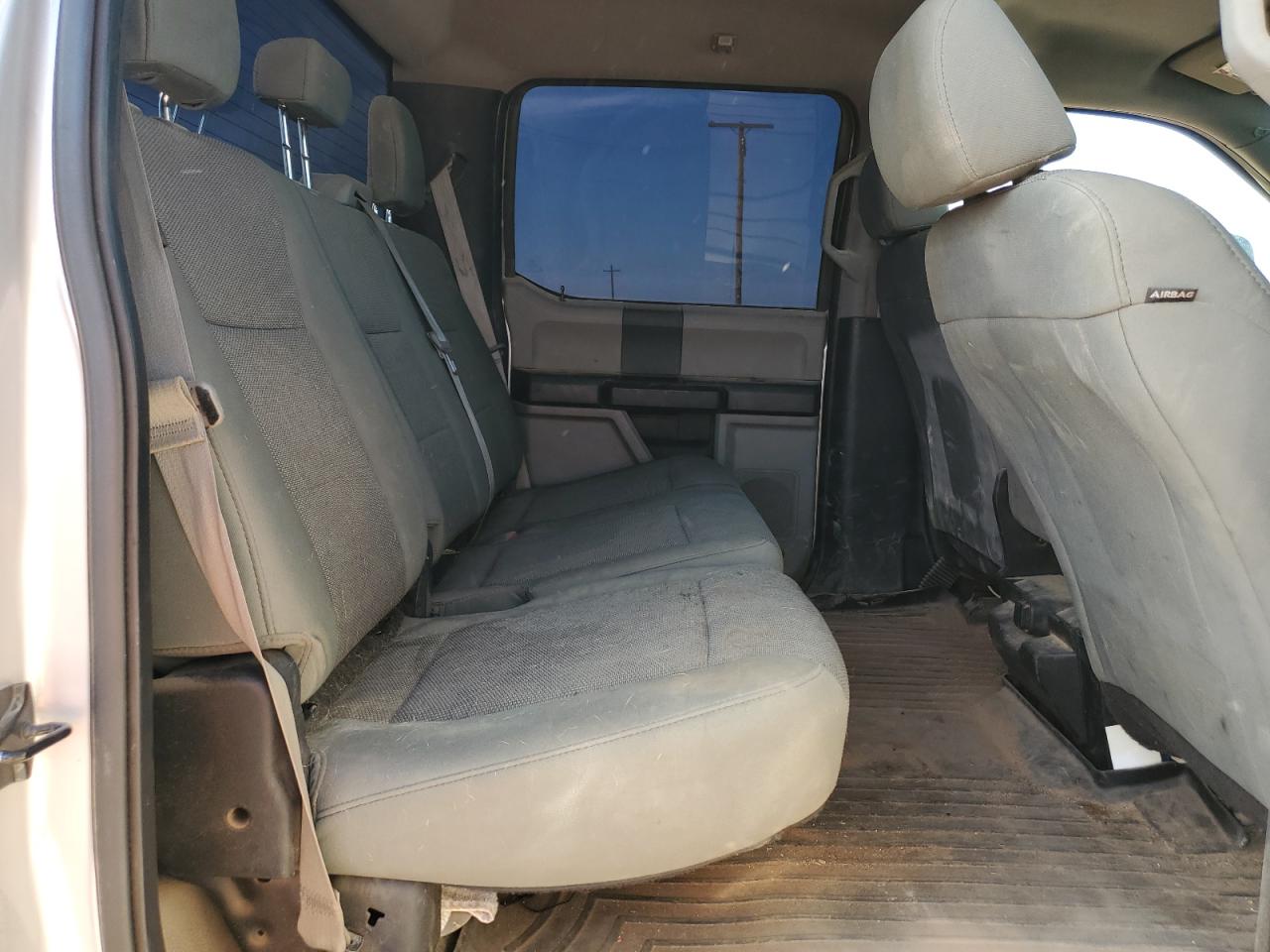 2017 Ford F350 - Image 10
