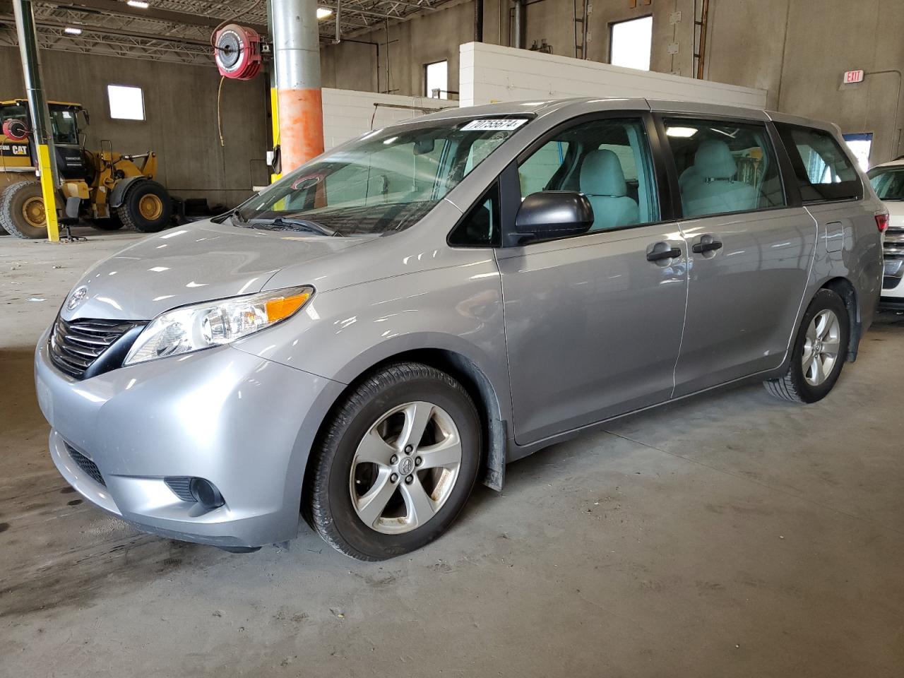 5TDZZ3DC5HS887493 2017 TOYOTA SIENNA - Image 1