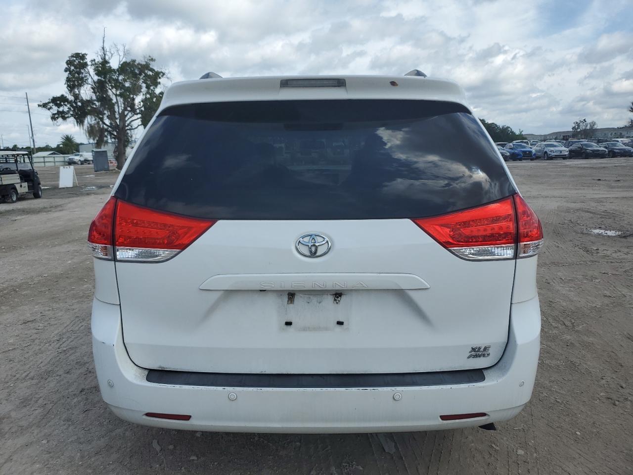 2014 Toyota Sienna Xle VIN: 5TDDK3DC5ES075704 Lot: 71423794