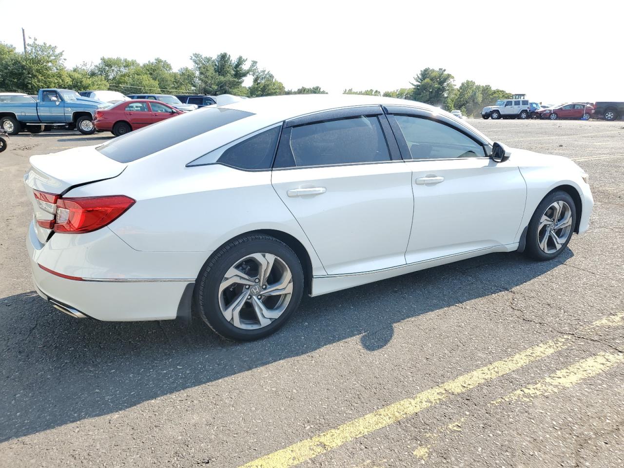 1HGCV1F40JA057360 2018 Honda Accord Ex