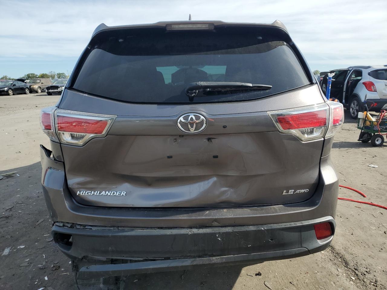 2015 Toyota Highlander Le VIN: 5TDBKRFH7FS090662 Lot: 69821984