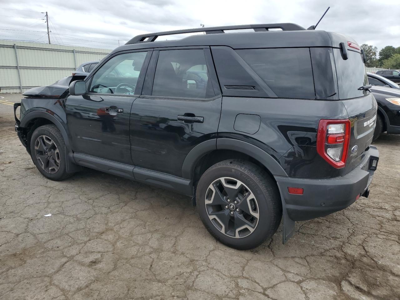 2022 Ford Bronco - Image 2