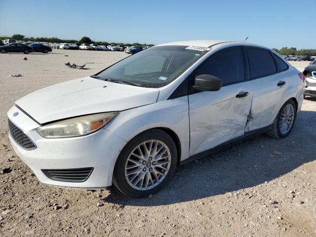 Sedans FORD FOCUS 2015 White