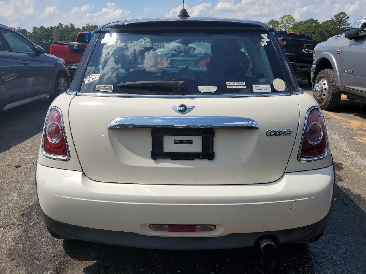 2011 Mini Cooper VIN: WMWSU3C5XBT251497 Lot: 72464604