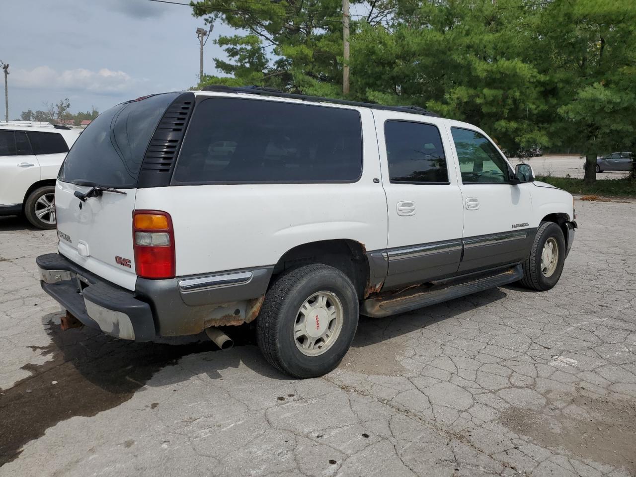 2000 GMC Yukon - Image 3