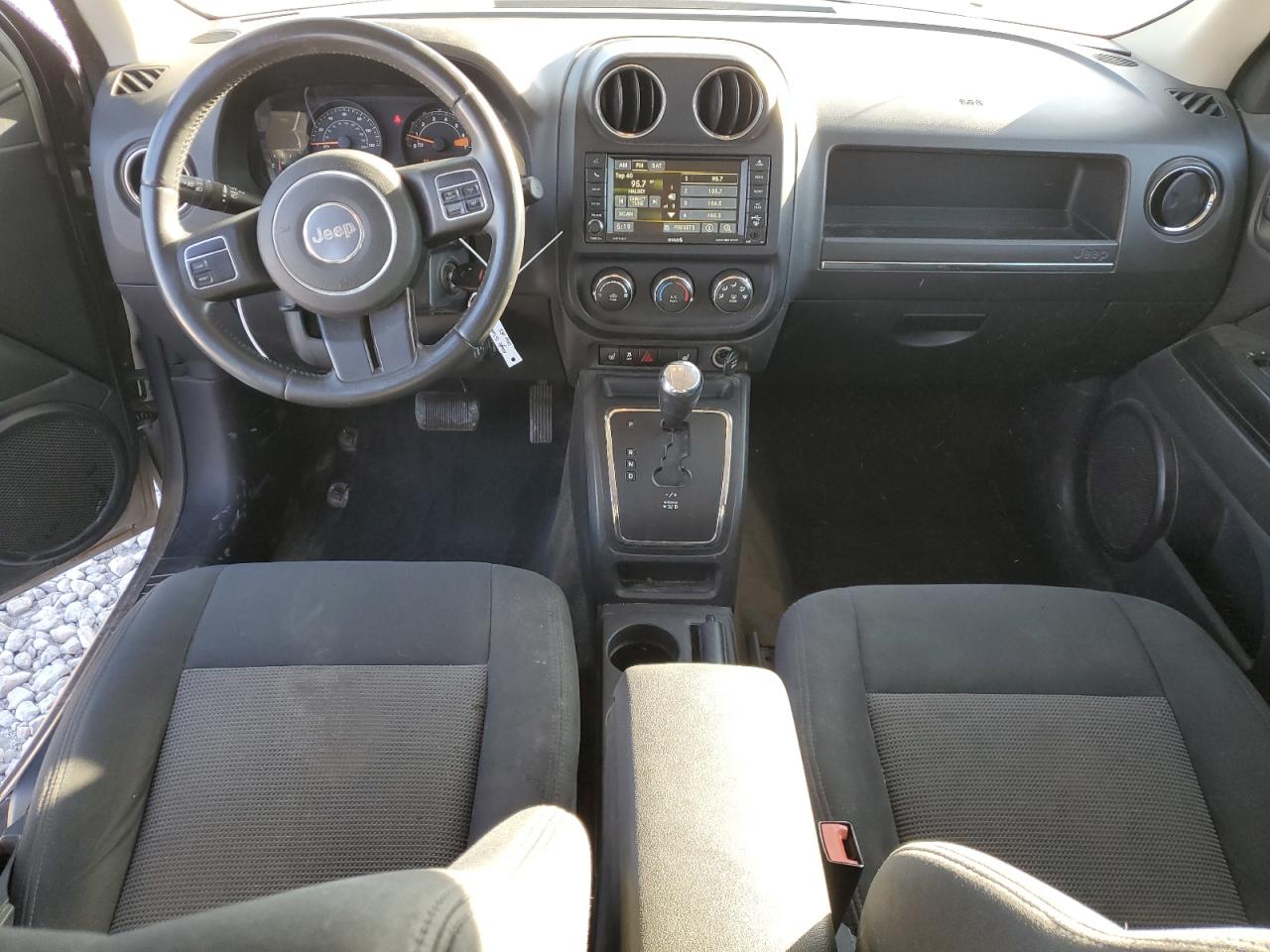 2015 Jeep Liberty (Patriot) - Image 8