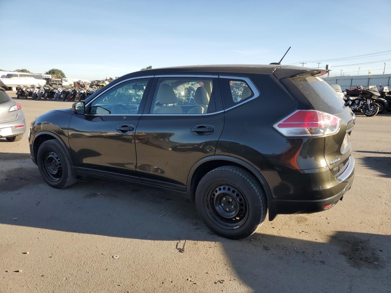 2016 Nissan Rogue - Image 2