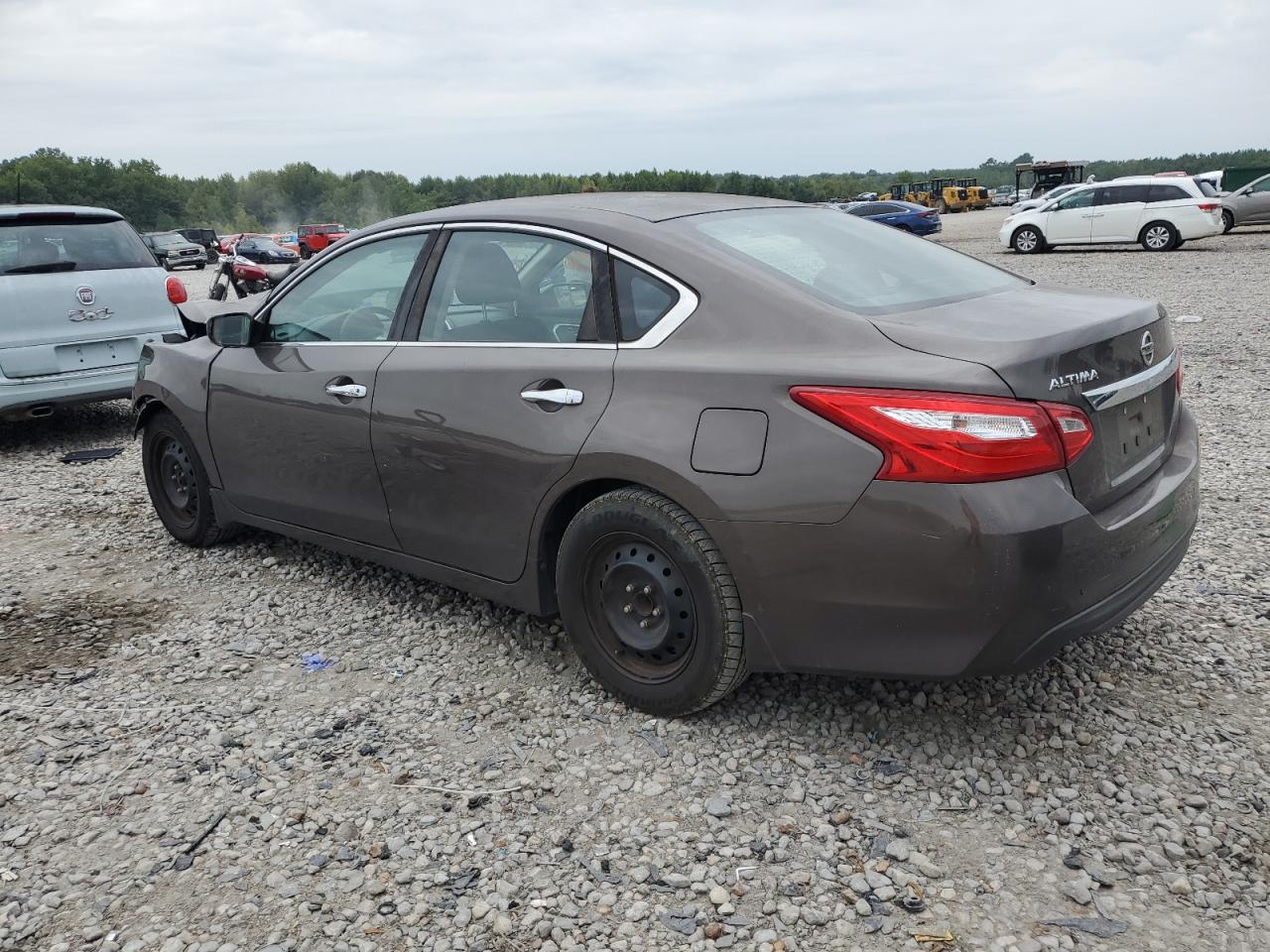 1N4AL3AP6HN323658 2017 NISSAN ALTIMA - Image 2