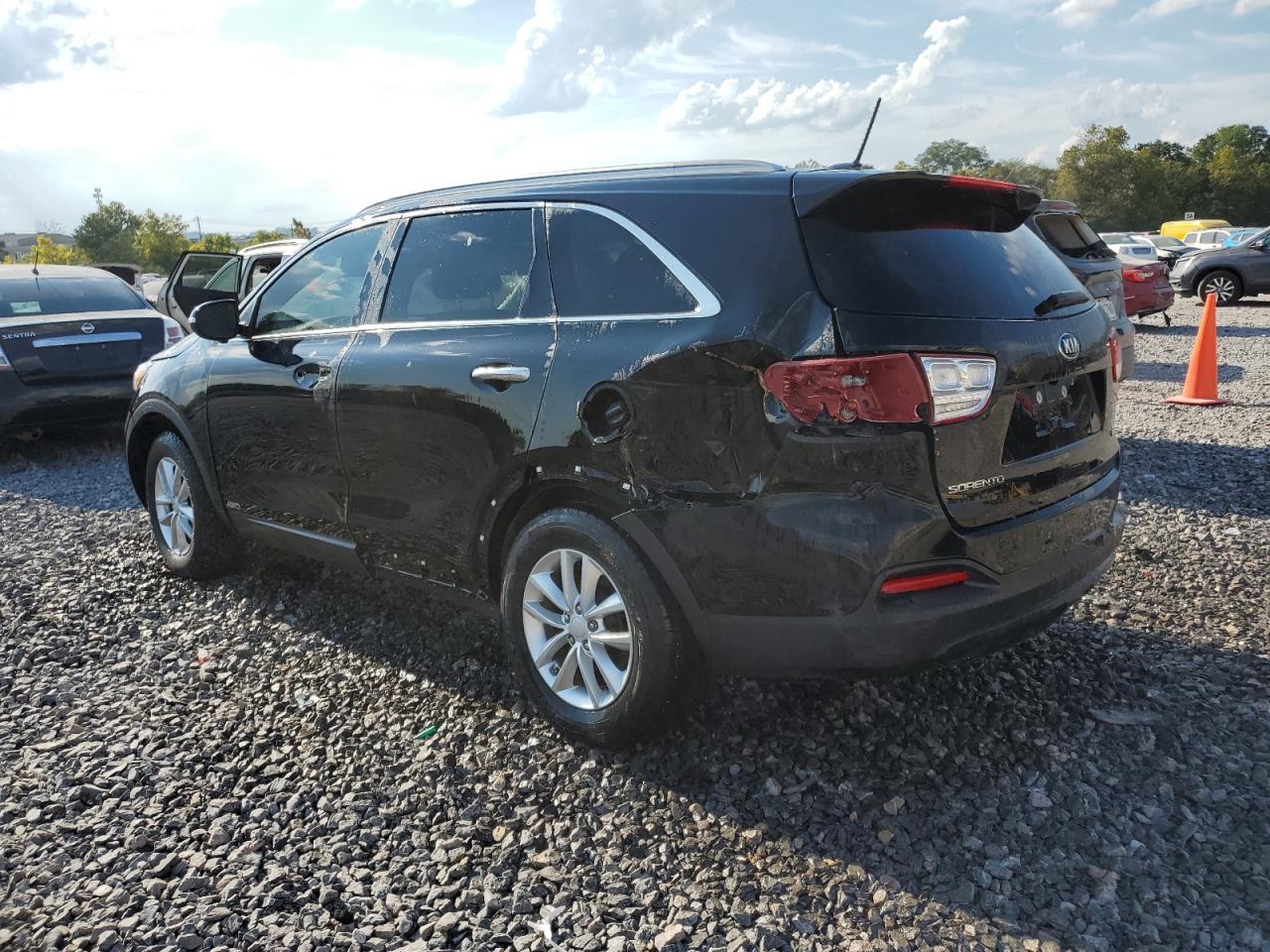 5XYPGDA35HG219262 2017 KIA SORENTO - Image 2