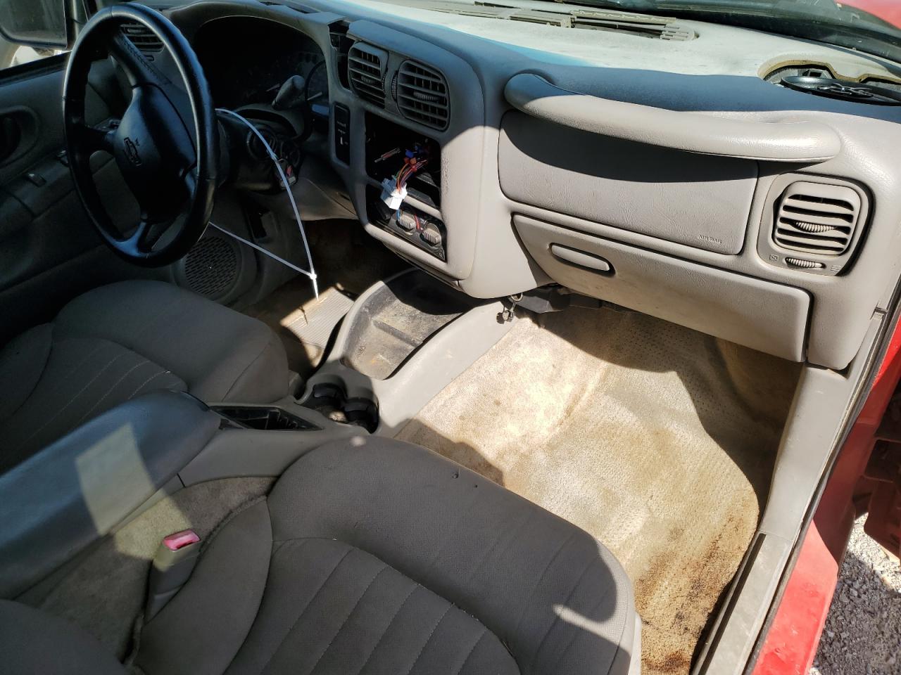 2003 Chevrolet S-10 Pickup - Image 8
