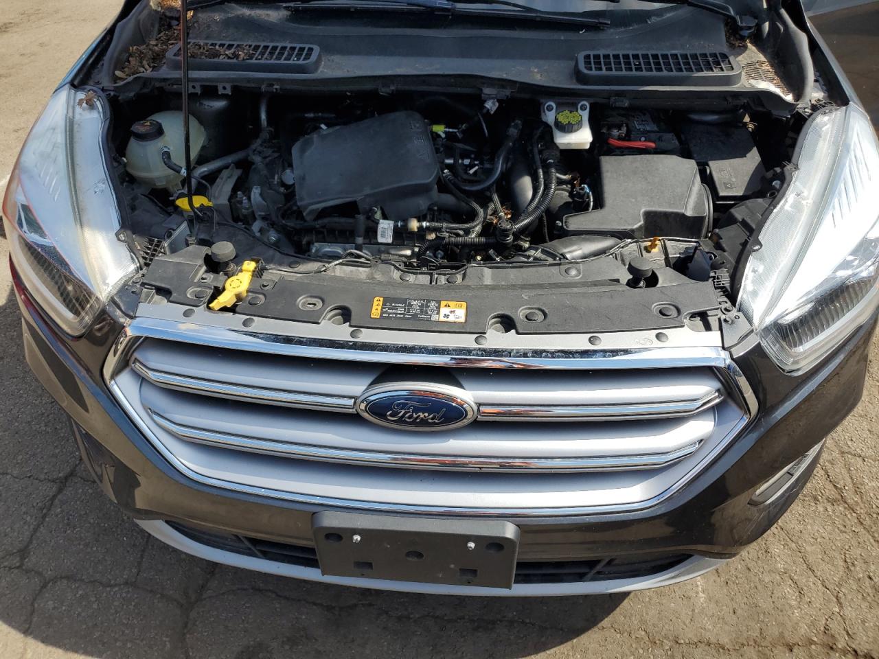 1FMCU0JD7HUE68438 2017 Ford Escape Titanium