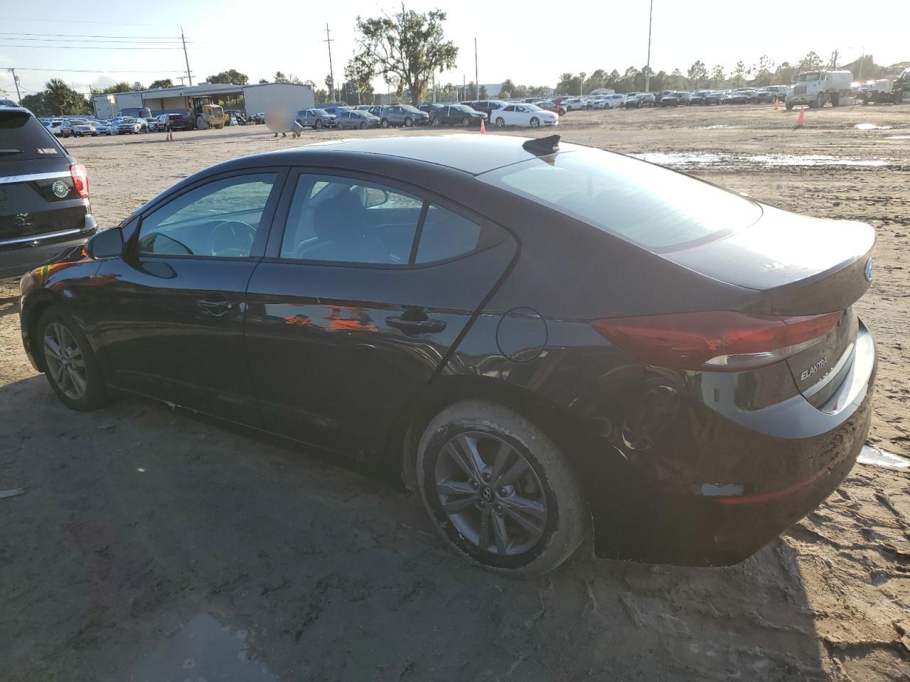 5NPD84LF2JH294359 2018 HYUNDAI ELANTRA - Image 2