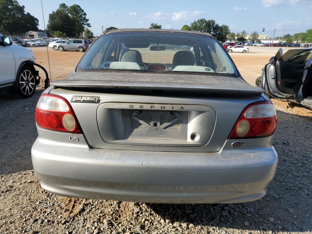 2001 Kia Sephia Base VIN: KNAFB121715014673 Lot: 71712174