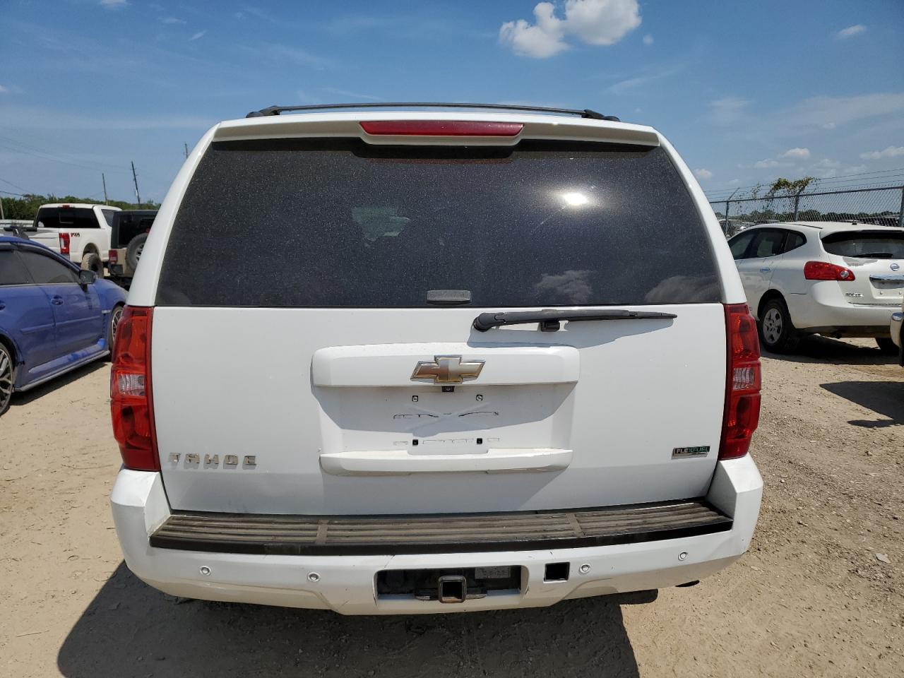 1GNSKBE09BR347985 2011 Chevrolet Tahoe K1500 Lt