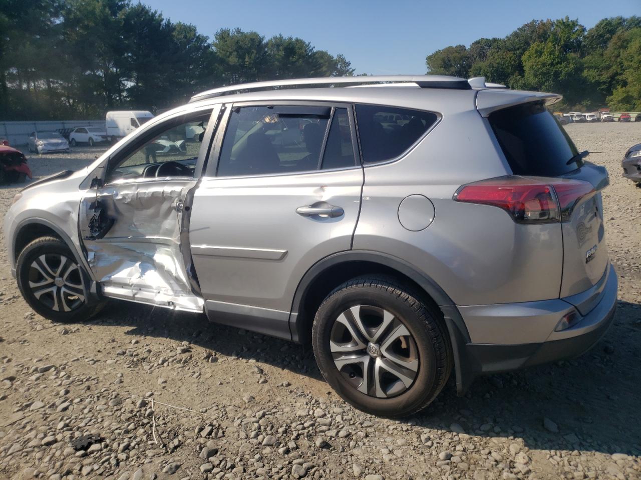 2T3BFREV1GW537045 2016 TOYOTA RAV 4 - Image 2