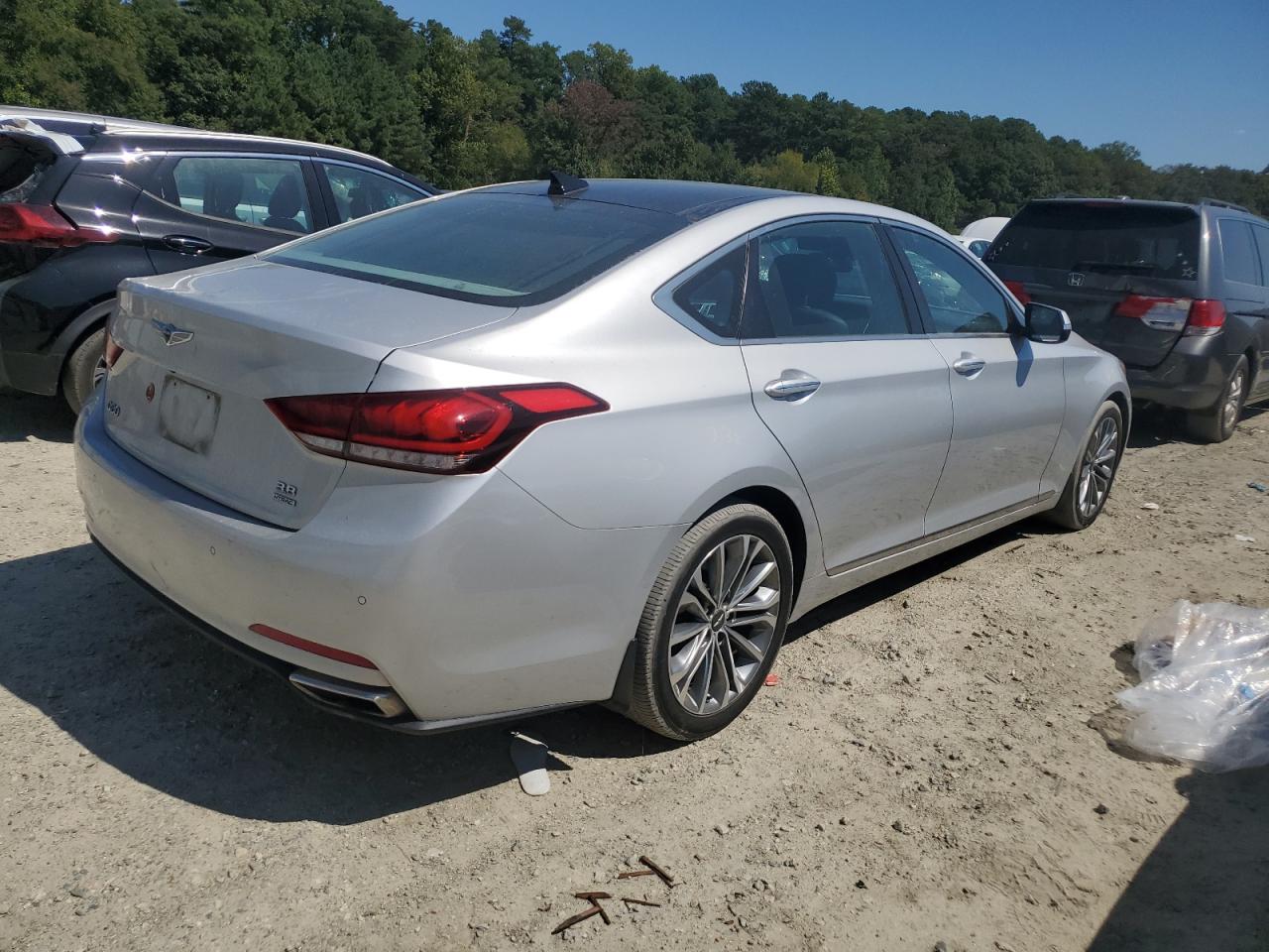 2017 Genesis G80 Base VIN: KMHGN4JE3HU172217 Lot: 70560044