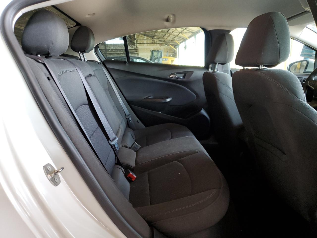 2017 Chevrolet Cruze - Image 11