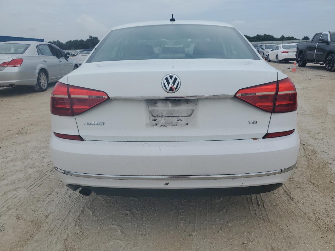 1VWAS7A37GC028996 2016 Volkswagen Passat S