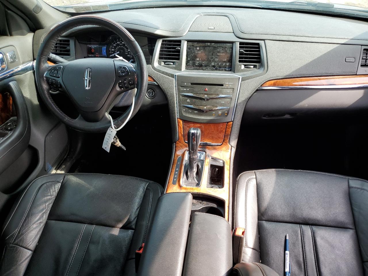 2015 Lincoln MKS - Image 8