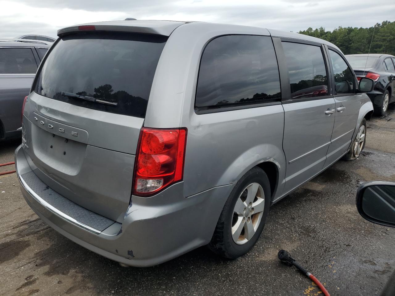 2013 Dodge Caravan - Image 3