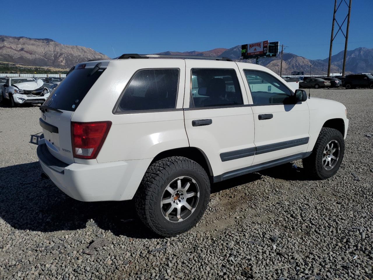 2005 Jeep Grand Cherokee - Image 3