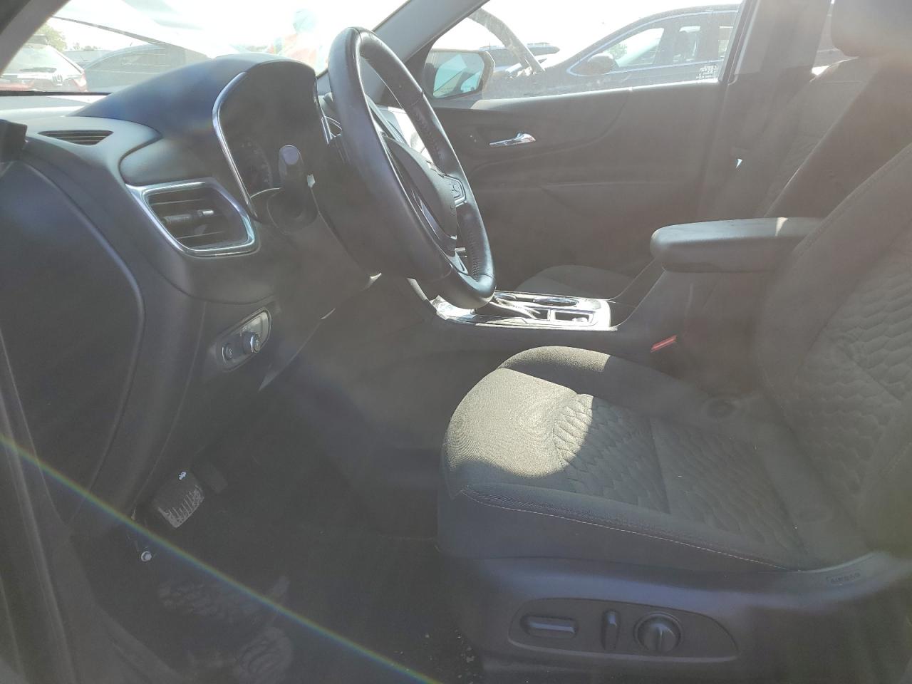 2GNAXJEV6J6147420 2018 Chevrolet Equinox Lt