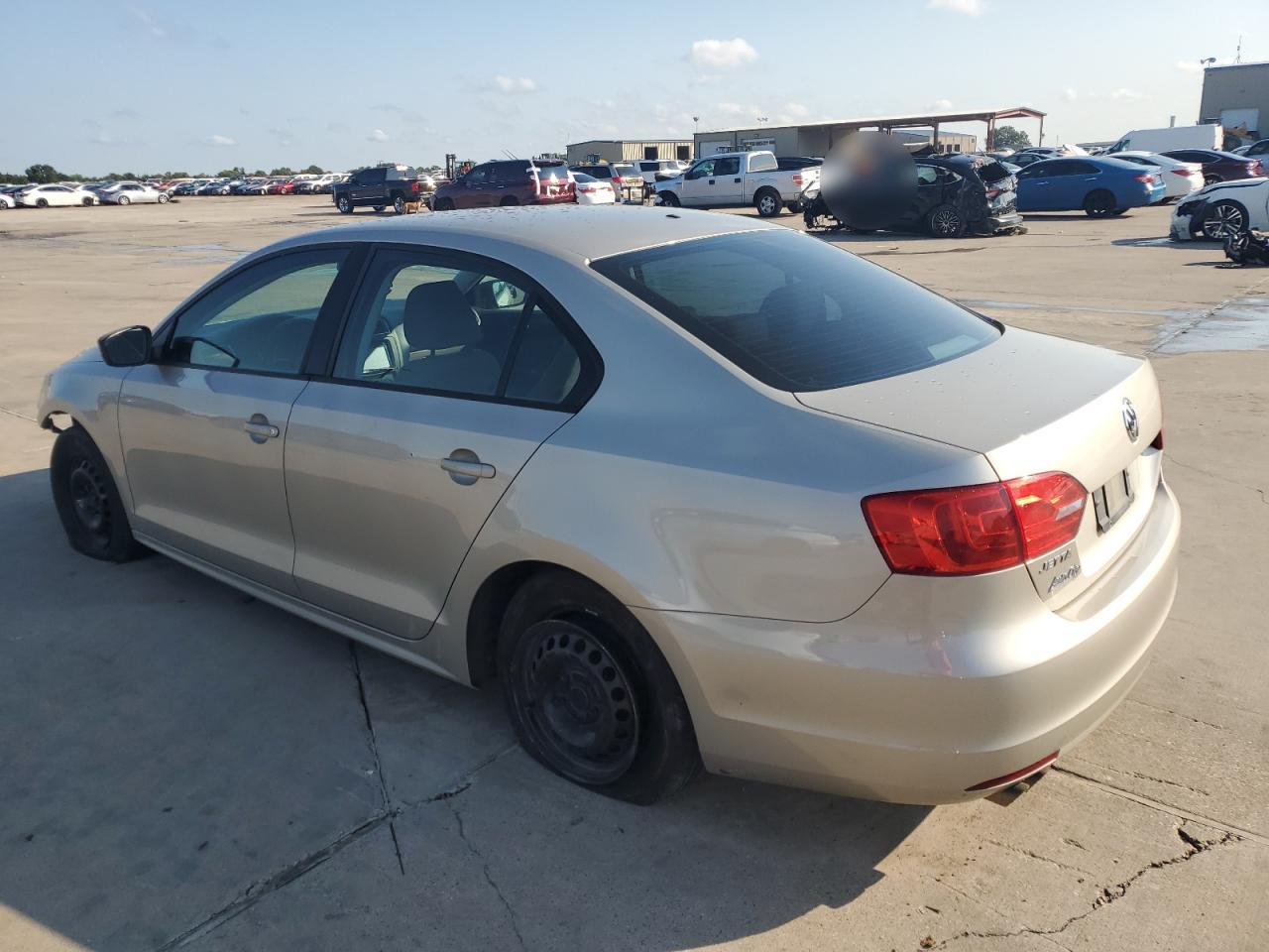 2014 Volkswagen Jetta - Image 2