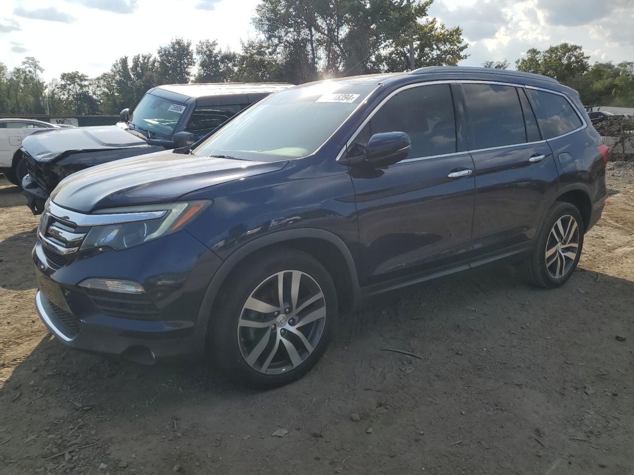 2017 Honda Pilot Elite VIN: 5FNYF6H03HB001116 Lot: 71918394