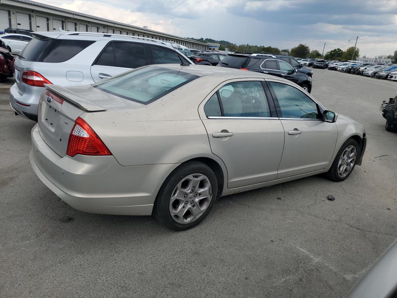 2010 Ford Fusion - Image 3