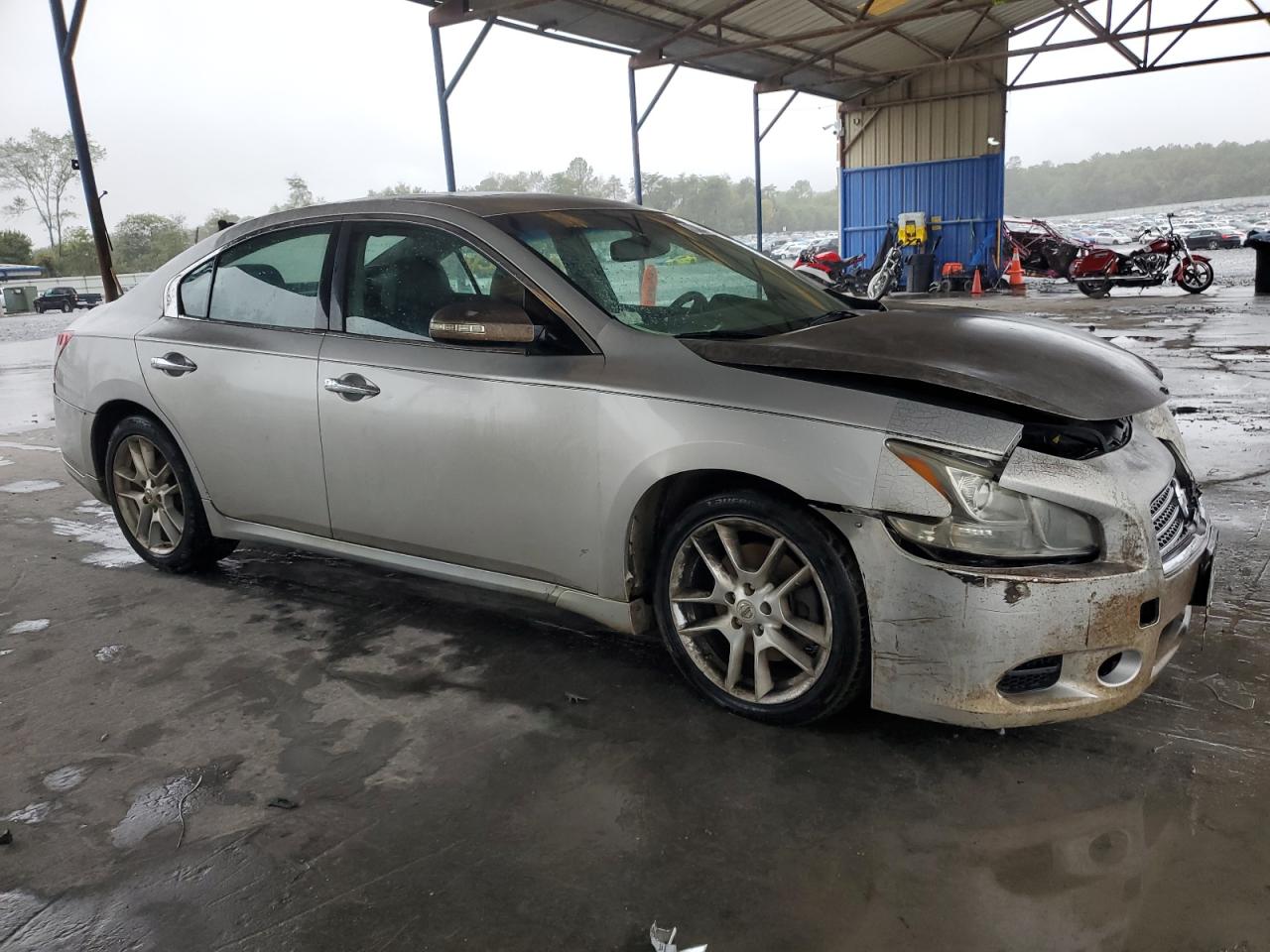 2010 Nissan Maxima - Image 4