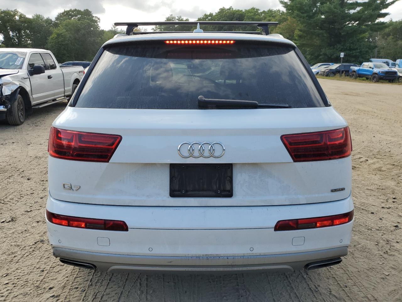 WA1LHAF75KD028365 2019 Audi Q7 Premium Plus