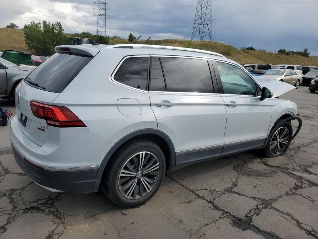  VOLKSWAGEN TIGUAN 2018 Серебристый