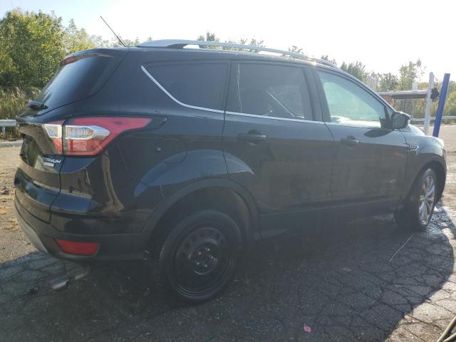  FORD ESCAPE 2017 Czarny