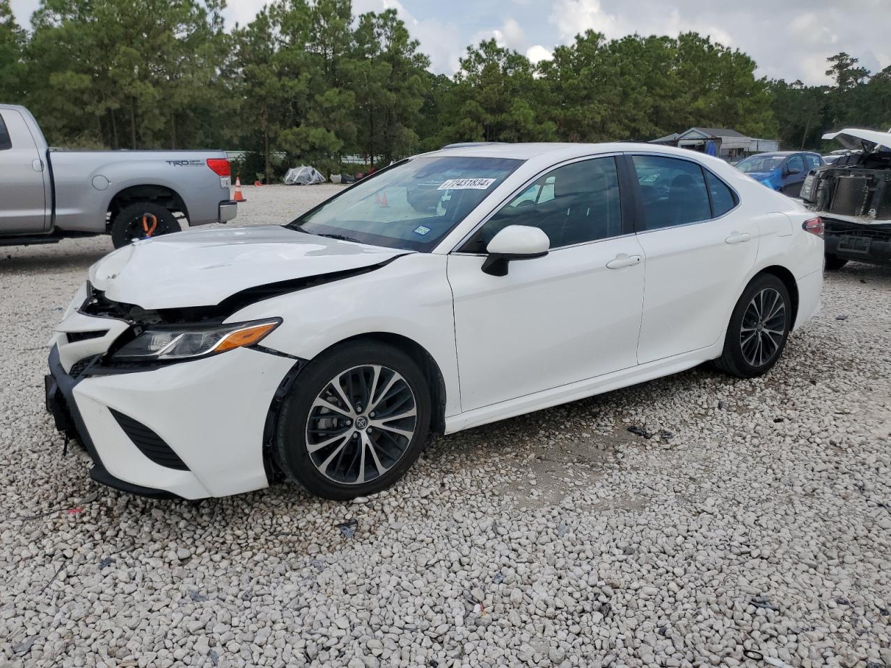 4T1B11HK0JU542724 2018 TOYOTA CAMRY - Image 1