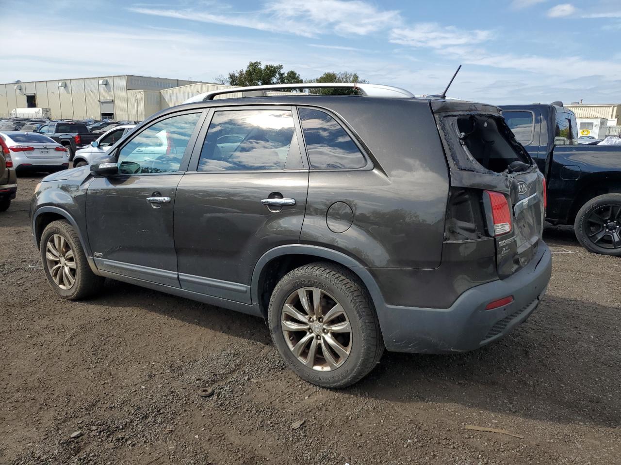 2011 Kia Sorento - Image 2