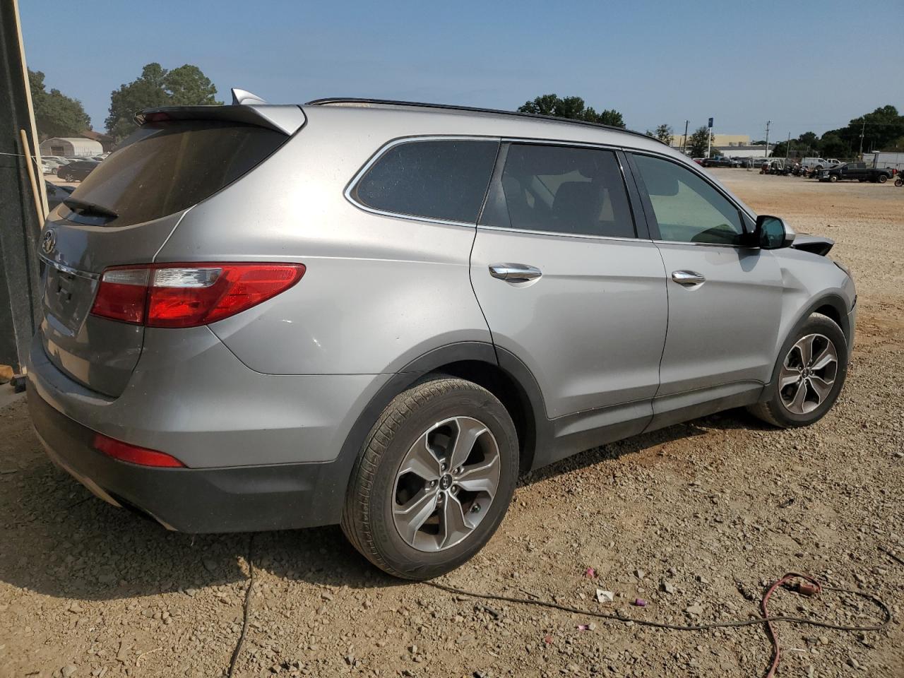2015 Hyundai Santa Fe - Image 3