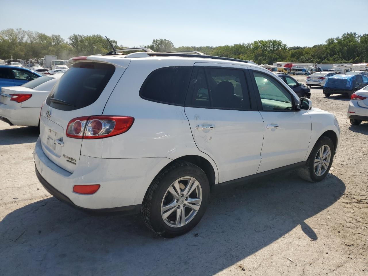 2011 Hyundai Santa Fe - Image 3