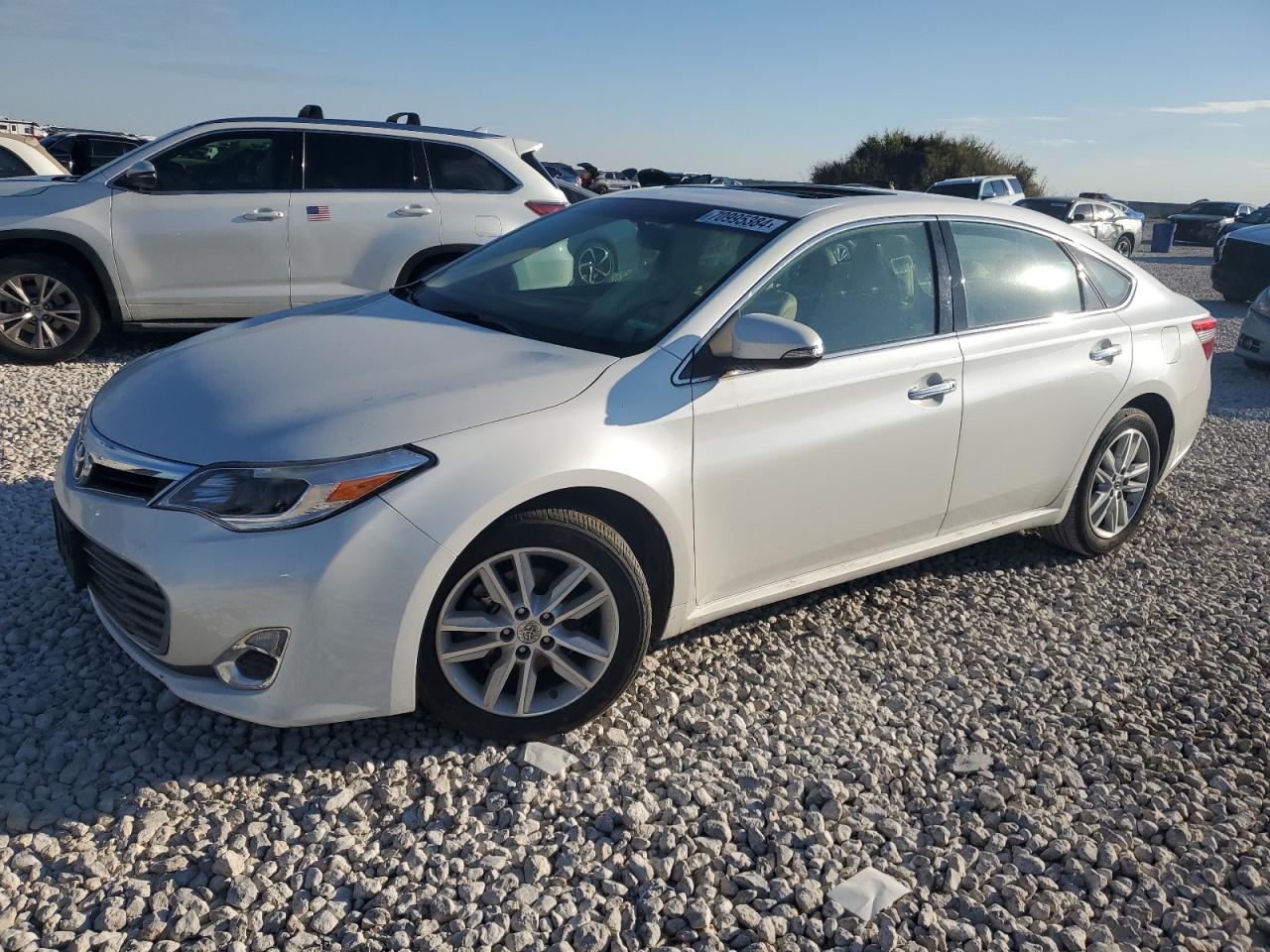 2014 Toyota Avalon - Image 1