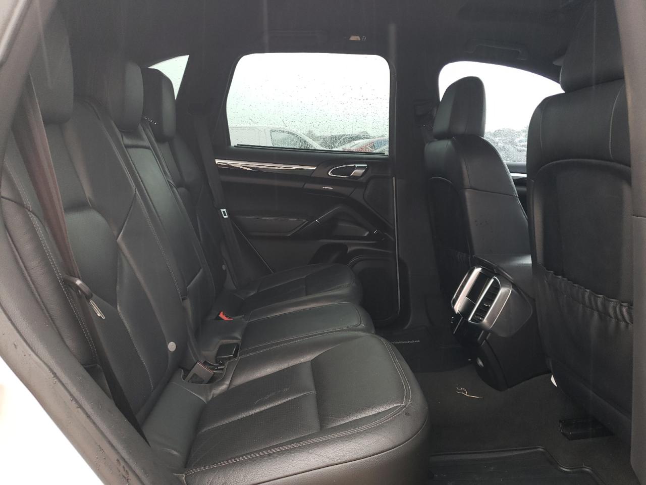 WP1AA2A27BLA00168 2011 Porsche Cayenne