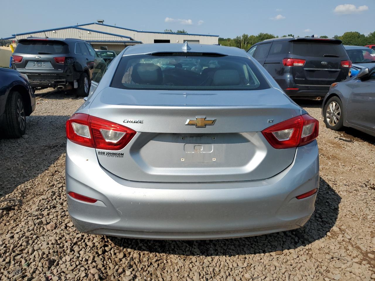 2017 Chevrolet Cruze Lt VIN: 1G1BE5SM0H7129584 Lot: 71049634