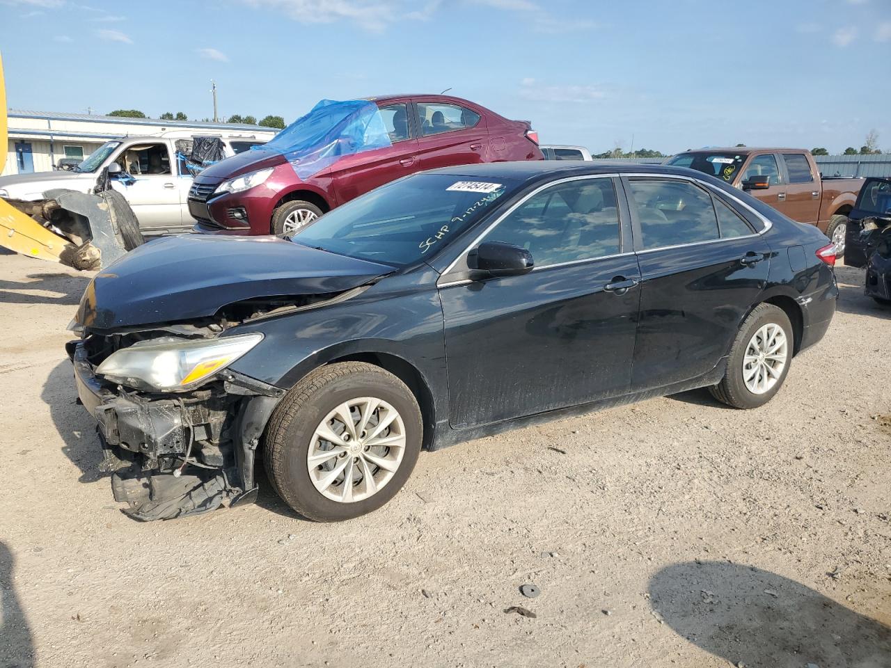 4T1BF1FK2HU684152 2017 TOYOTA CAMRY - Image 1