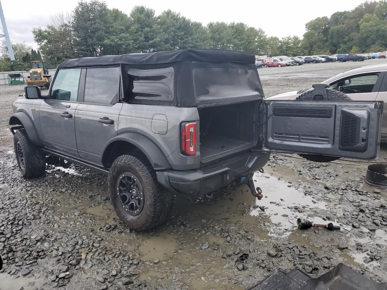 2021 Ford Bronco - Image 2