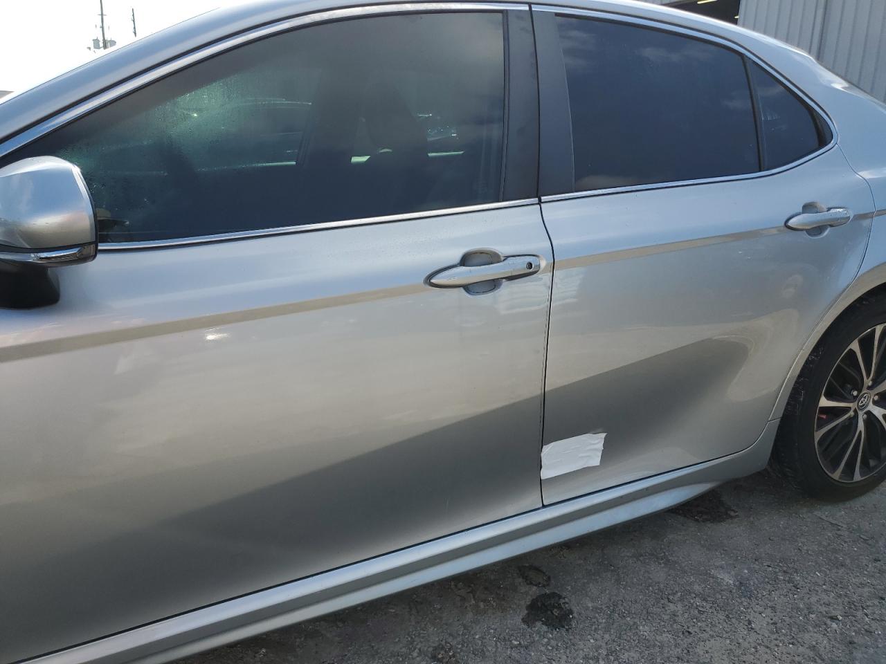 4T1B11HK5JU537664 2018 Toyota Camry L