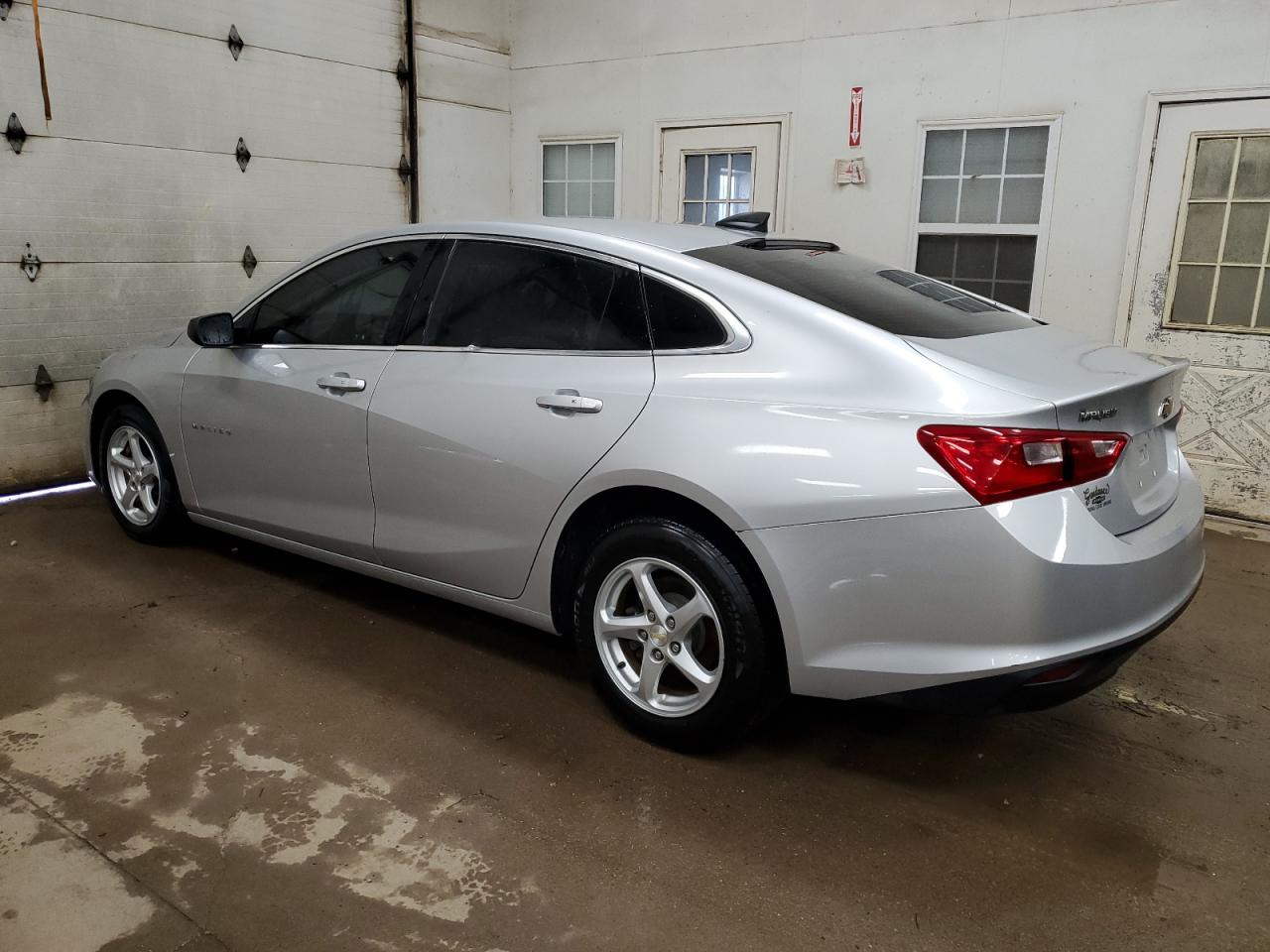2018 Chevrolet Malibu - Image 2