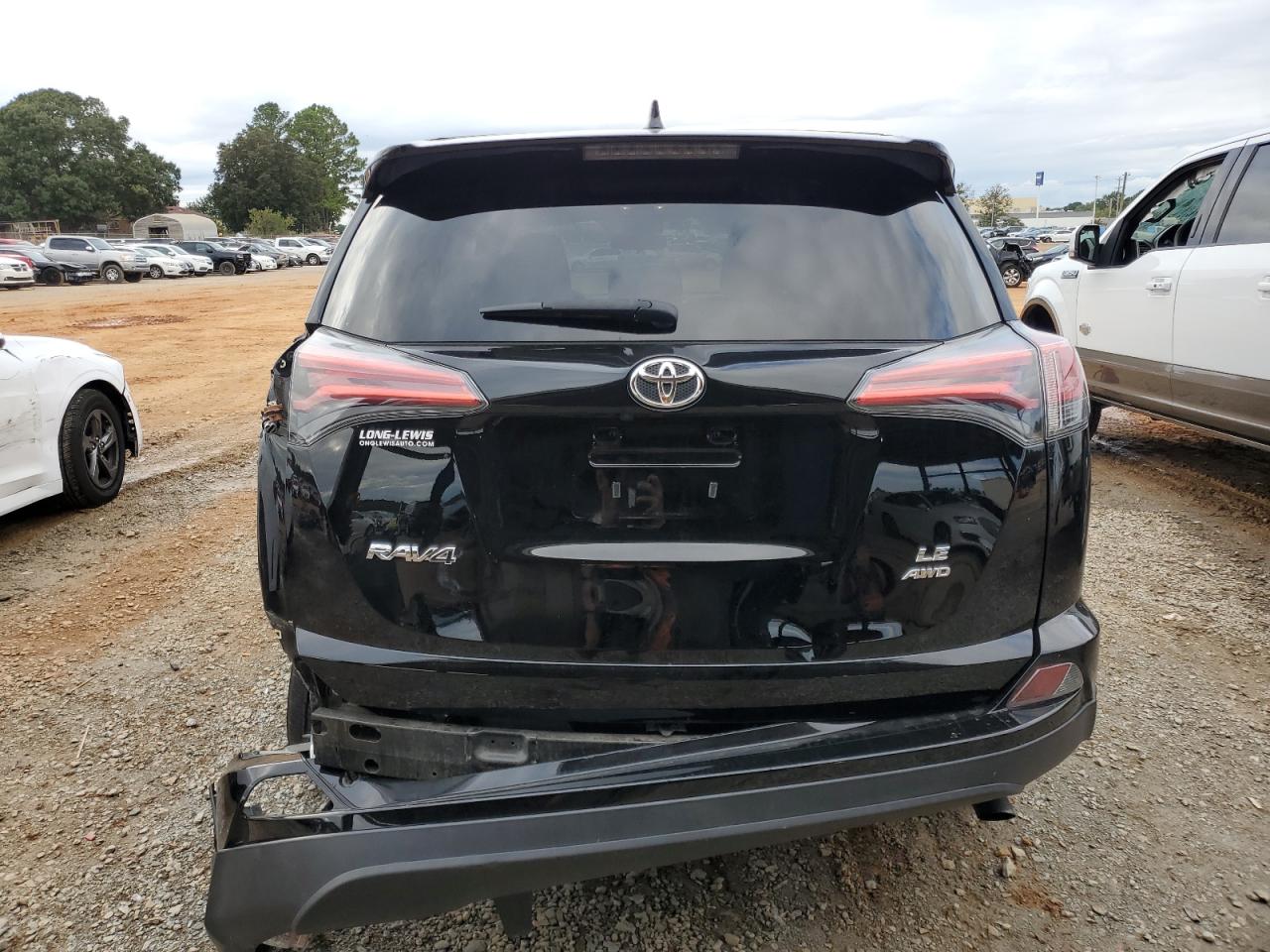 2T3BFREV6HW665900 2017 Toyota Rav4 Le