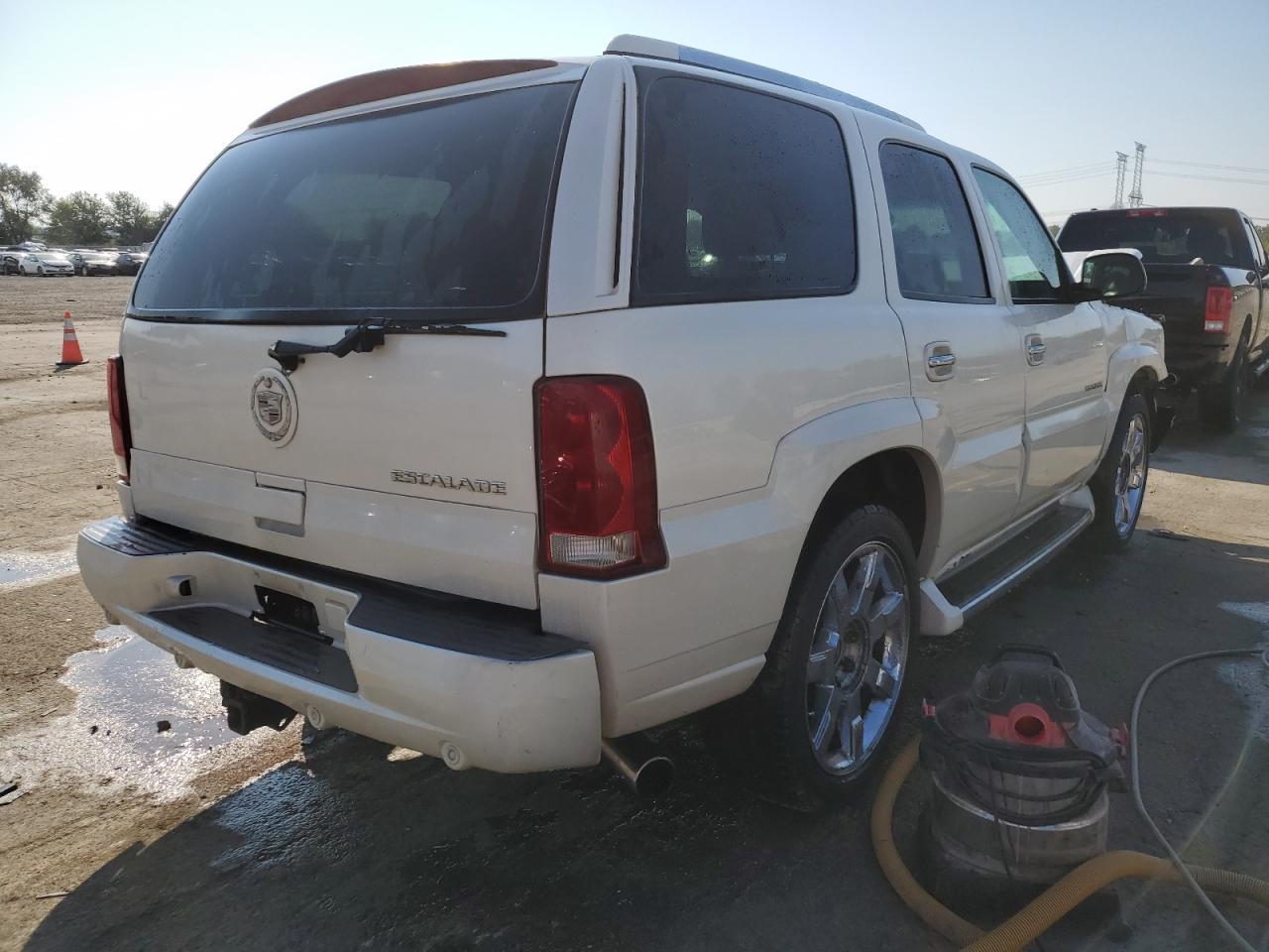 2003 Cadillac Escalade Luxury VIN: 1GYEC63T23R151311 Lot: 72457564