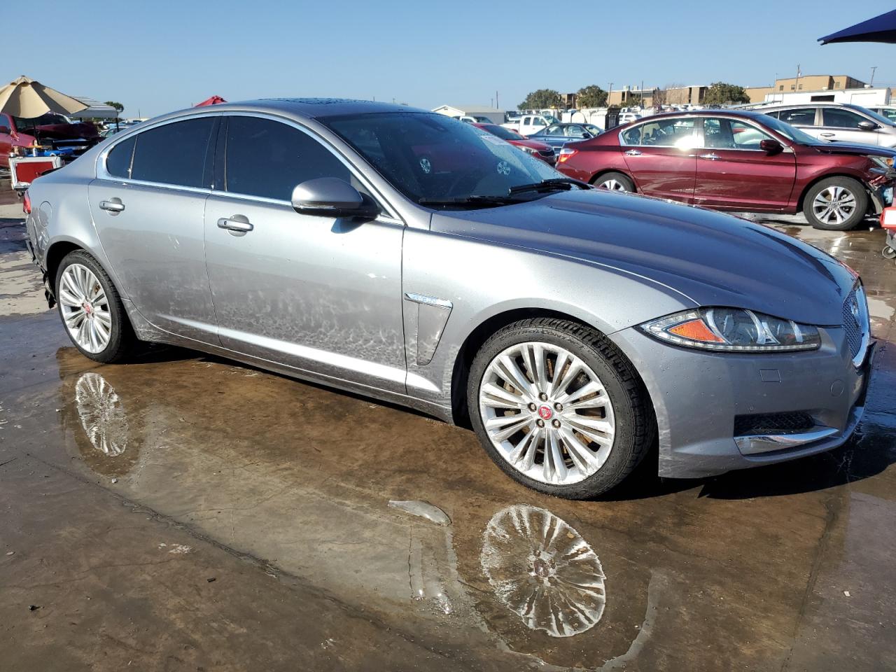 2015 Jaguar XF - Image 4