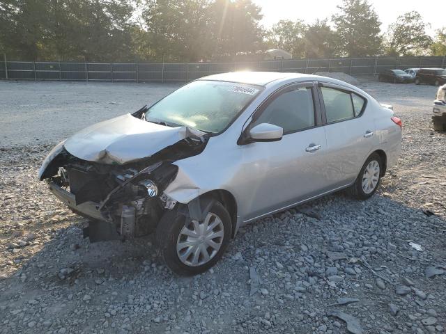  NISSAN VERSA 2015 Srebrny